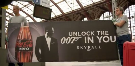 Ação da Coca-Cola para James Bond