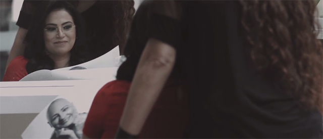 Ensaio fotográfico que conscientiza sobre o câncer de mama com eficiência