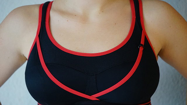 Campanha sobre câncer de mama ousa na TV durante o dia